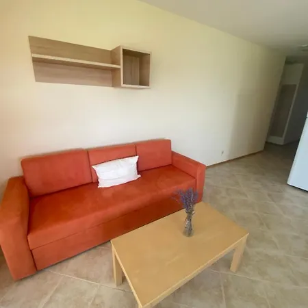 July Morning Seaside Aparthotel