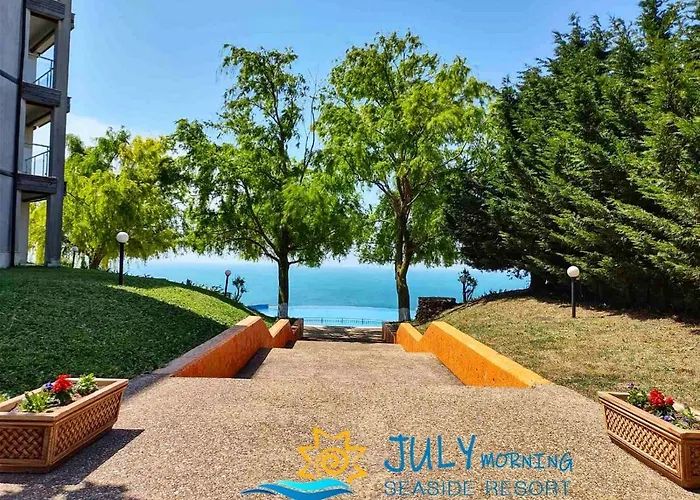 July Morning Seaside Aparthotel