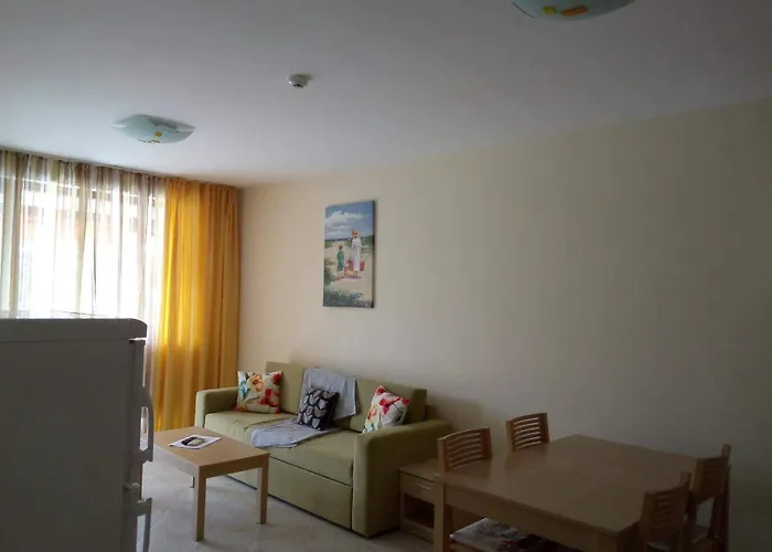 July Morning Seaside Aparthotel