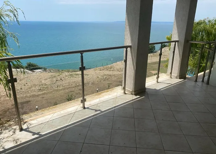 July Morning Seaside 3*