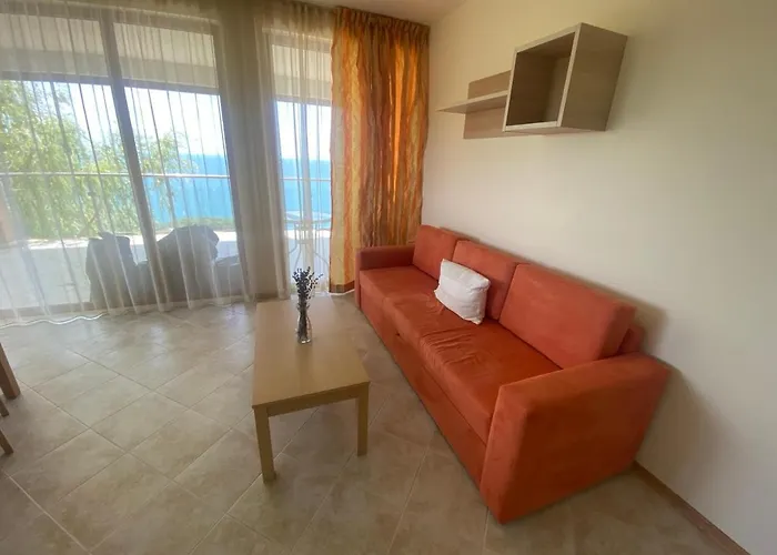 July Morning Seaside Aparthotel 3*