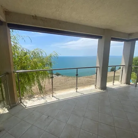 Ξενοδοχείο με διαμερίσματα July Morning Seaside Καβάρνα
