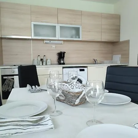 July Morning Seaside Апартхотел 3*