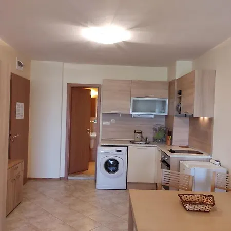 July Morning Seaside Апартхотел Каварна