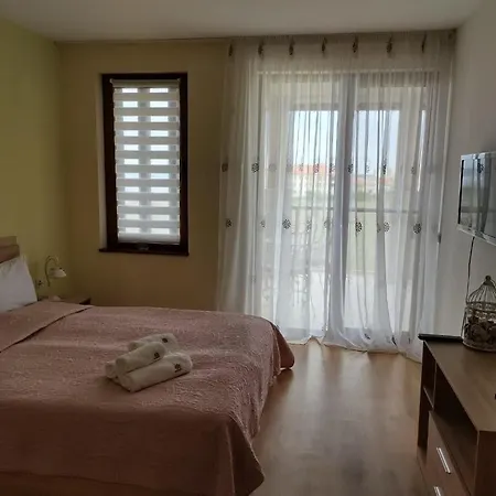 July Morning Seaside Апартхотел 3*