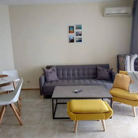 July Morning Seaside Апартхотел 3*